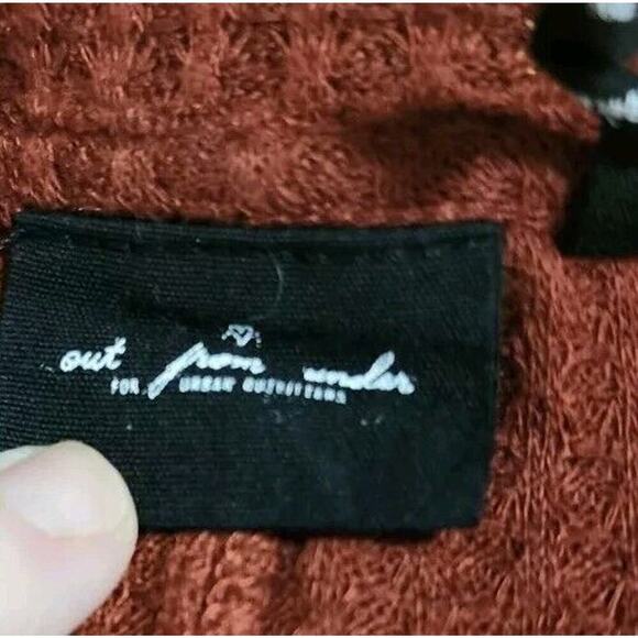 Out From Under ( Urban Outfitters) Lightweight Sweater Small Petite Rust Color - Picture 3 of 4